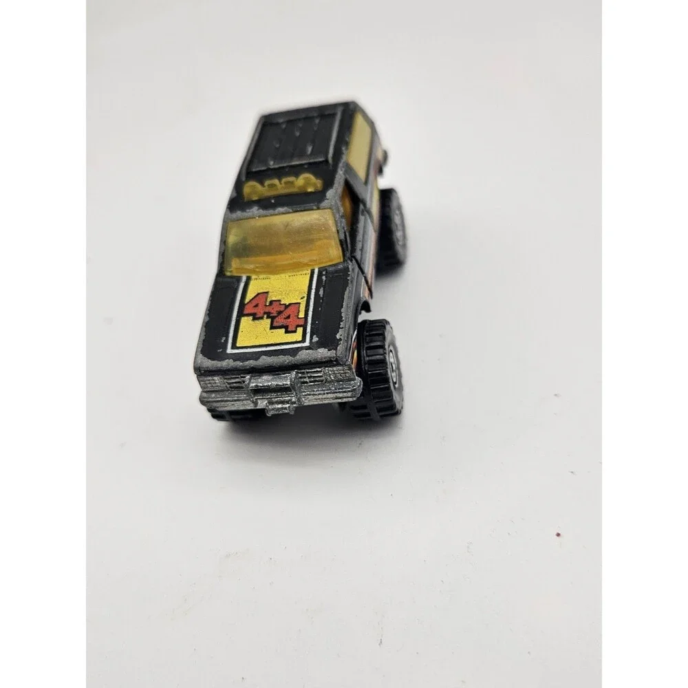 Vtg 1983 Hot Wheels Mattel Chevrolet 4X4 Black/Yellow/Red Blazer